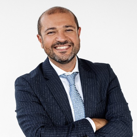 Portrait of Professor Emre Yaksi